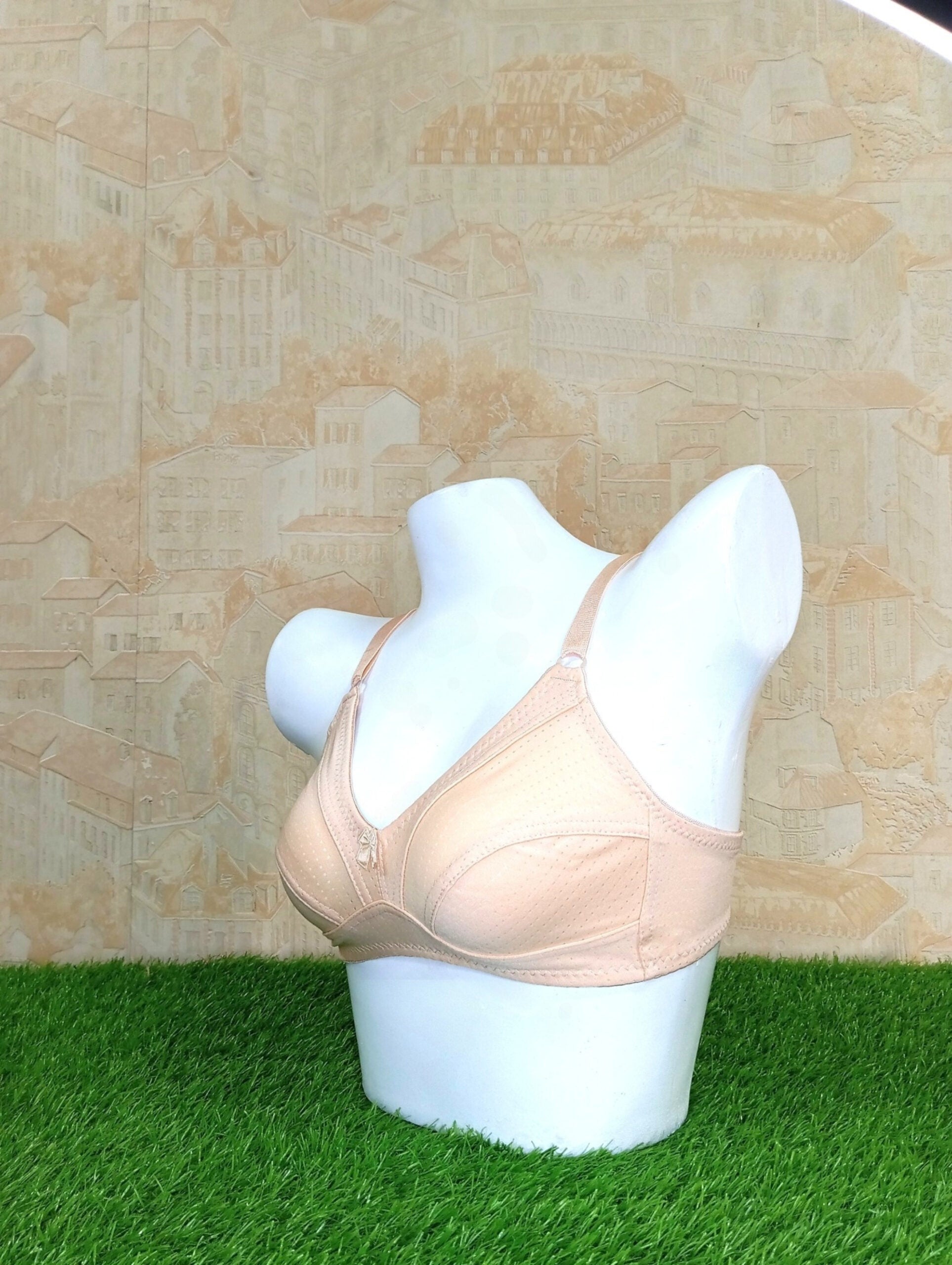 Plain Sexy Non-Padded Light Pinkish Ladies Ful COverage Bra-Left