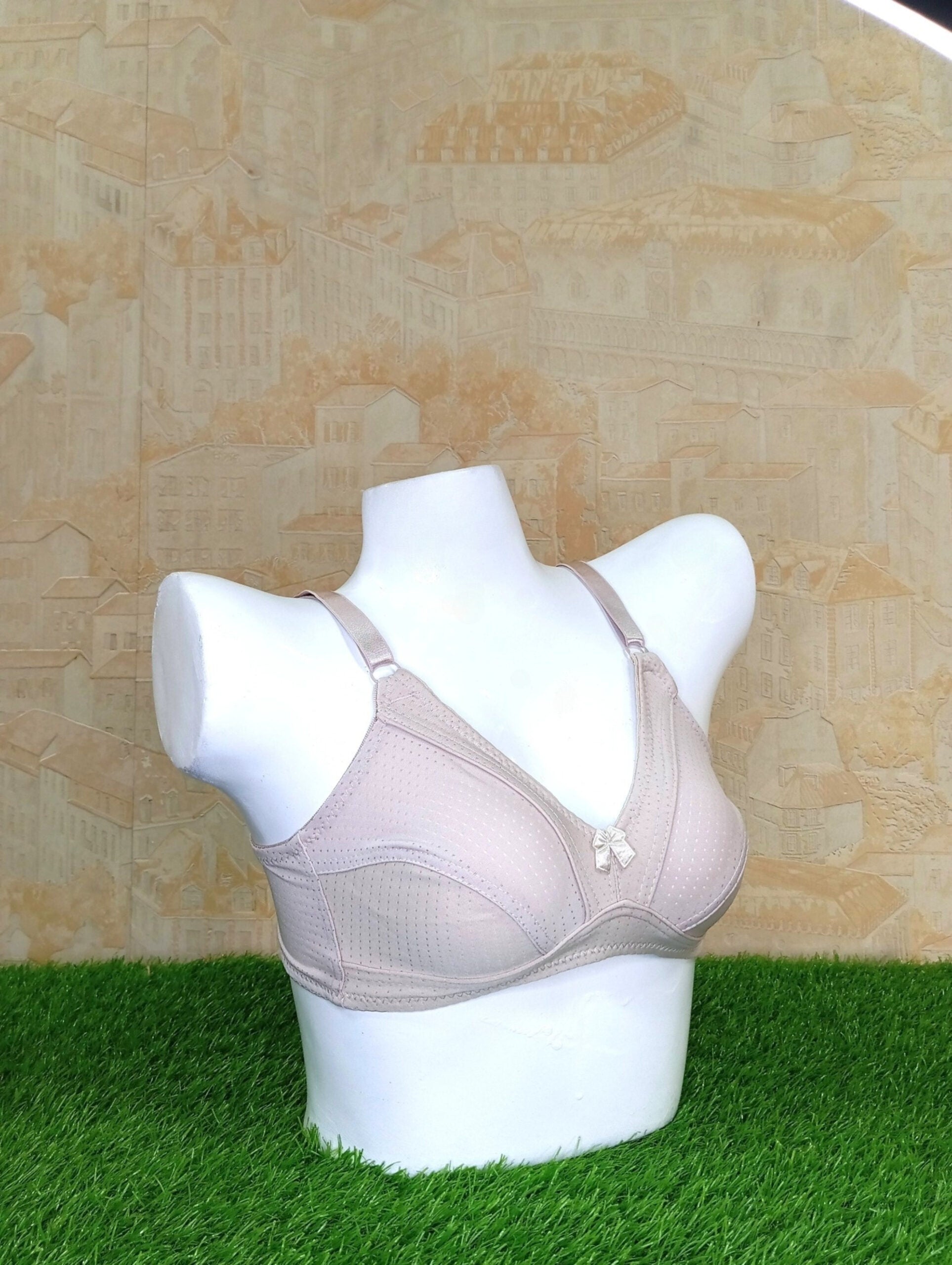 Sleek & Comfortable Plain Sexy Non-Padded Bra Everyday Wear-Left