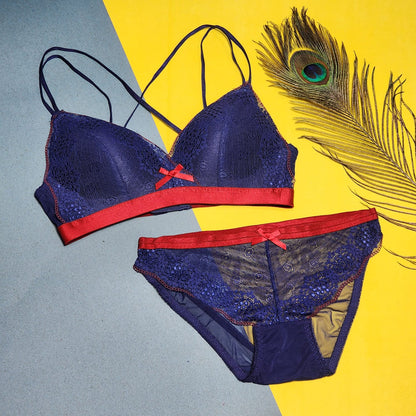 Elegant Blue Bra and Panty Set with Thin Padding and Lace Detail