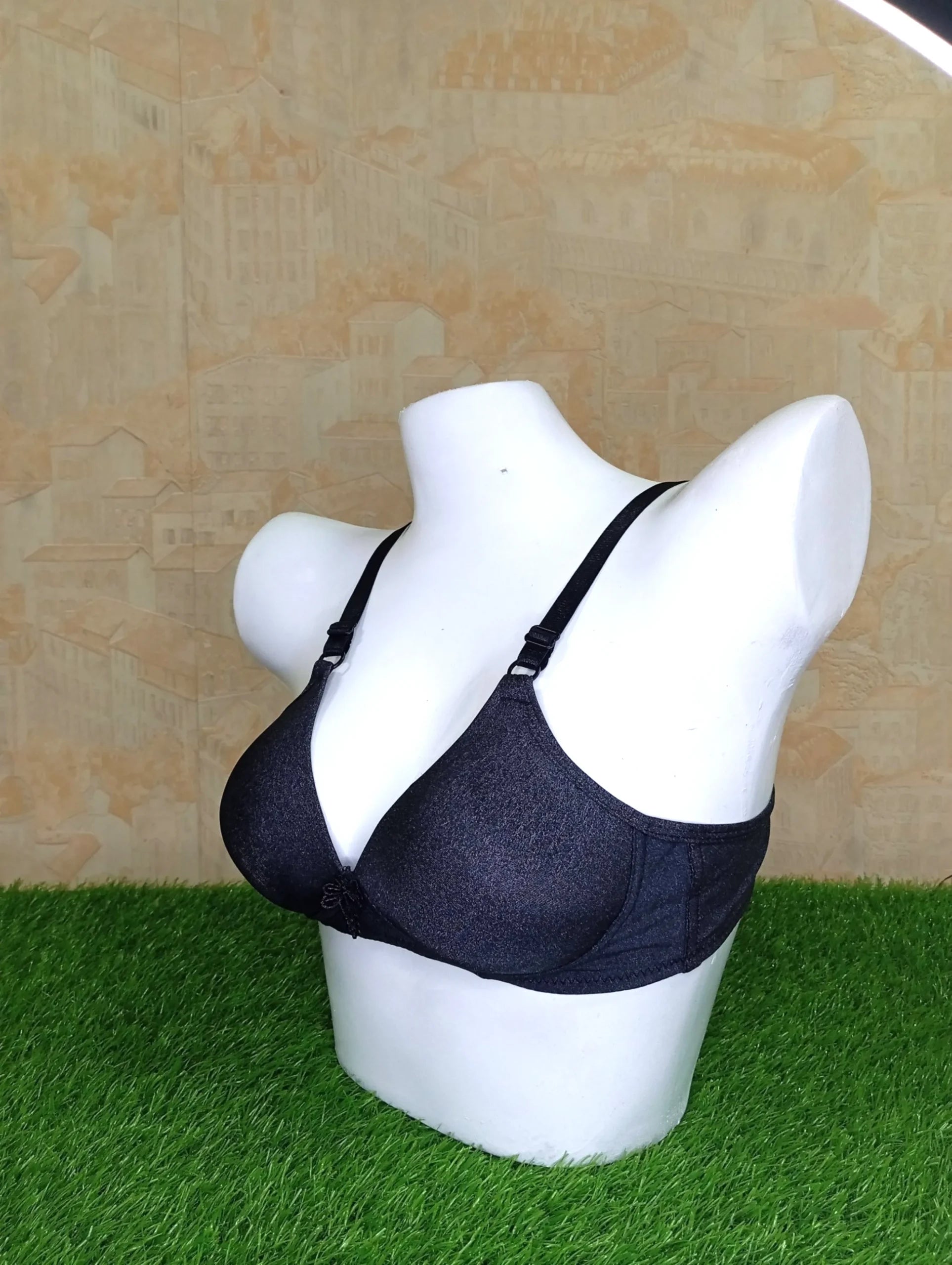 Casual Comfort Black Plain Casual Bra for Everyday Wear-Side